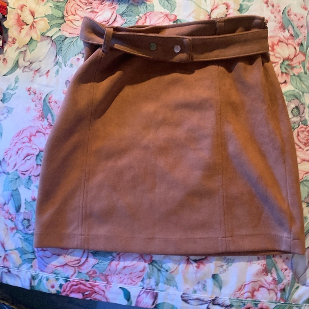 Haute Monde Tan Mini Skirt Size Medium